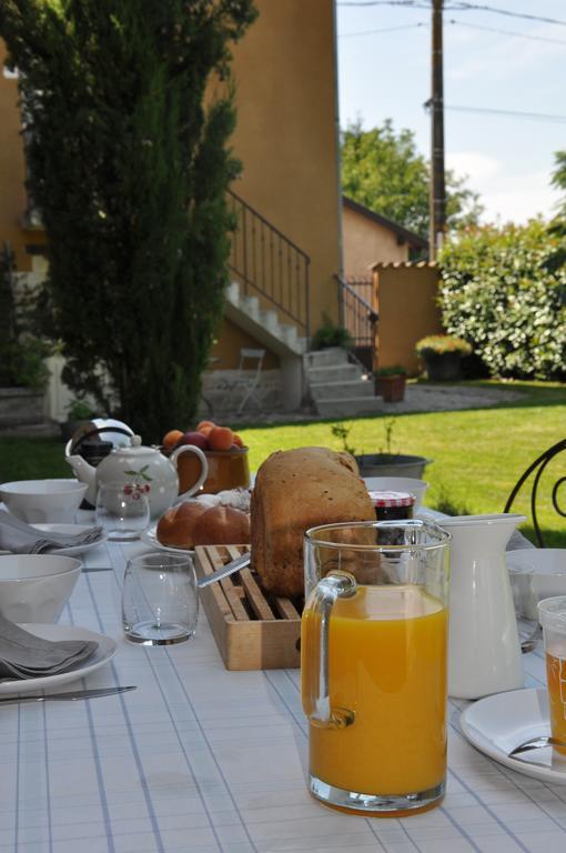 B&B La Cerisaie Francheleins Exterior photo